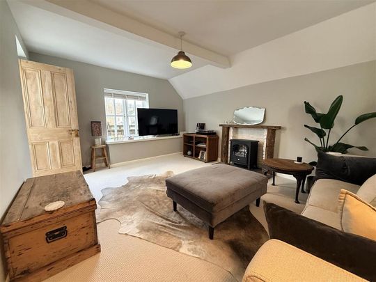 2 bedroom semi-detached house to rent - Photo 1