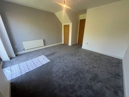 Low Field Lane, Redditch, B97 - Photo 2
