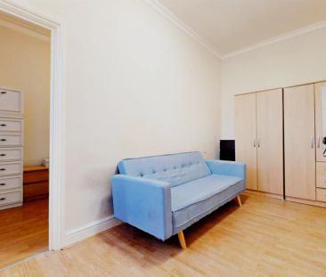 1 Bed 1 Bath, Flat A, 20 - Photo 2