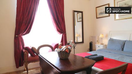 Stylish studio to rent in Dublin, Ireland - Photo 3