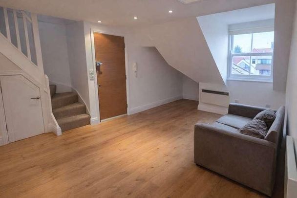 Golders Green Road, Golders Green, NW11 - Photo 1