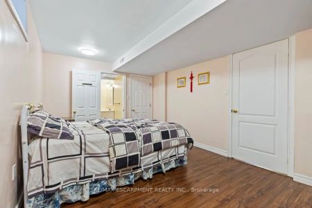 Detached Home For Lease | W9251835 - Photo 4