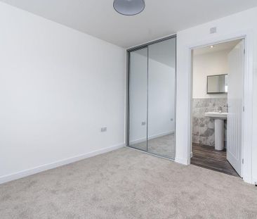 3 bedroom end of terrace house to rent - Photo 5