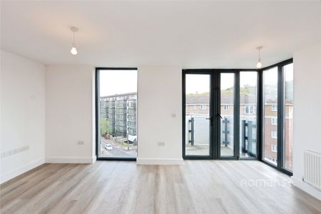 4 bedroom townhouse to rent - Photo 2