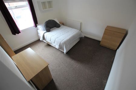 Beamsley Grove, Hyde Park, Leeds, LS6 1LA - Photo 4