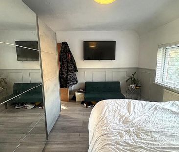 5 bedroom semi-detached house to rent - Photo 4