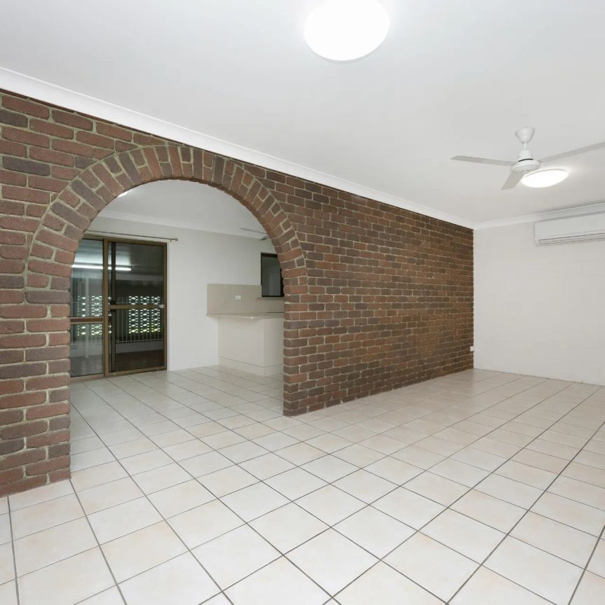 Relax in Style – Spacious Cranbrook Home with Indoor Spa! - Photo 1