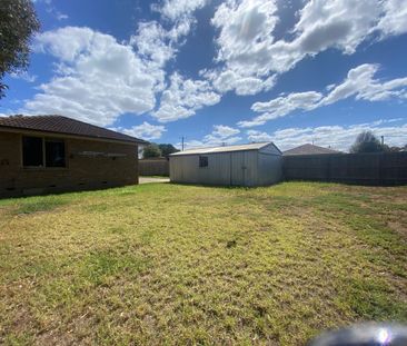 10 Cooroombong Street, Werribee, Vic 3030 - Photo 5