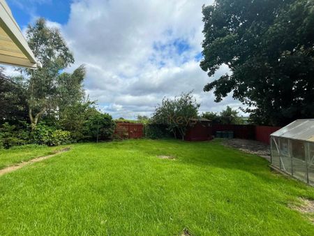 2 bedroom semi-detached house to rent - Photo 3