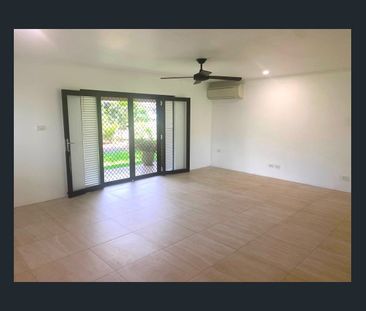 Lovely renovated family home - Photo 3