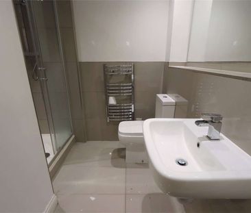 Spacious Unfurnished One Double Bedroom Apartment in Belmont Place ... - Photo 4