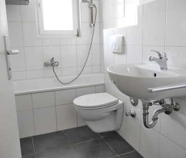 ﻿Schöne 2-Zimmer-Wohnung mit Tageslichtbad und Balkon in Hanau zu v... - Photo 1