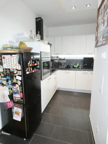 Moderne 2-Zimmer-Wohnung mit großer Sonnenloggia, Aufzug und Rheinblick - Photo 5