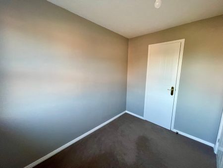 2 bedroom semi-detached to let - Photo 3