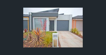 Wonderful 3 Bedroom Home - Photo 3