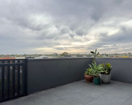 Caulfield South - Photo 3