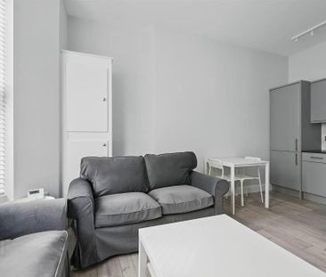 Apt 1, 37 Wellington Park, Lisburn Road, Belfast, BT9 6DN - Photo 3