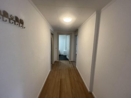 Appartement de 2,5 pièces au 1er étage - Photo 2