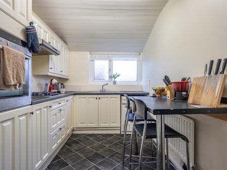 2 bedroom apartment to rent - Photo 5