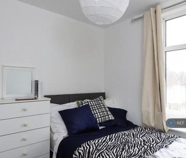 1 bedroom in a house share to rent - Photo 6