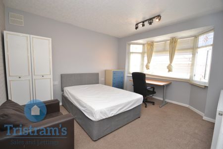 4 bed Detached House for Rent - Photo 4