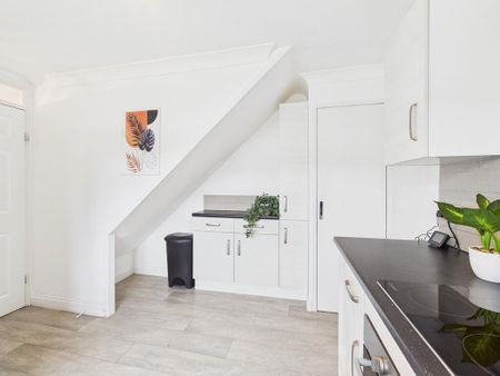 1 bedroom in a house share to rent - Photo 5