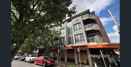 Spacious 1 Bedroom + Separate Study with Courtyard Living - Photo 3