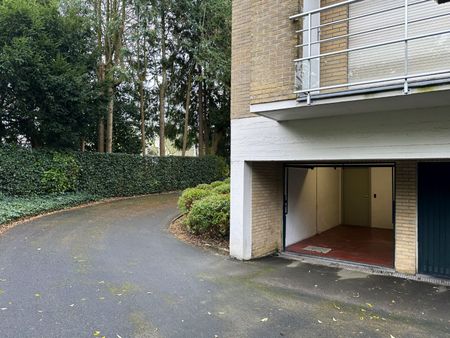 Lichtrijk appartement met drie slaapkamers - Photo 4