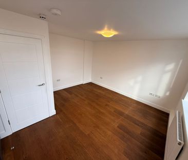Studio Flat, Ballards Lane, N3 - Photo 1