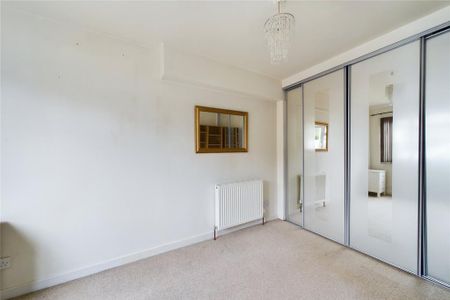 4 bedroom semi-detached house to rent - Photo 3