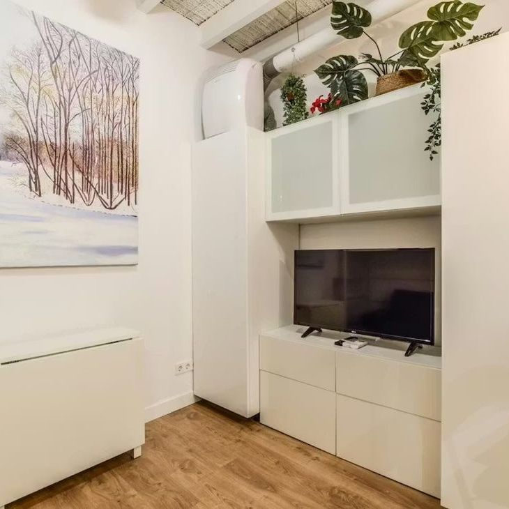 Calle de Santa Engracia, Madrid, Community of Madrid 28010 - Photo 1