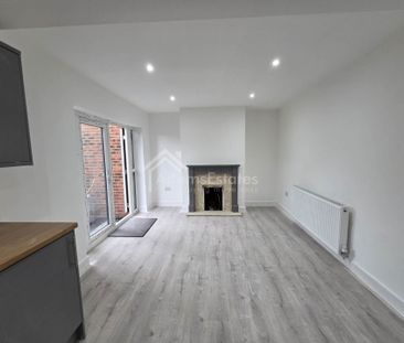 Price £1,200 pcm - Available Now - Unfurnished - Photo 3