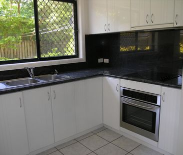 Rare Coorparoo Townhouse - Photo 5