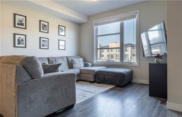 For Lease - 925 Manhattan Way Unit# 152, London North, Ontario - Photo 1