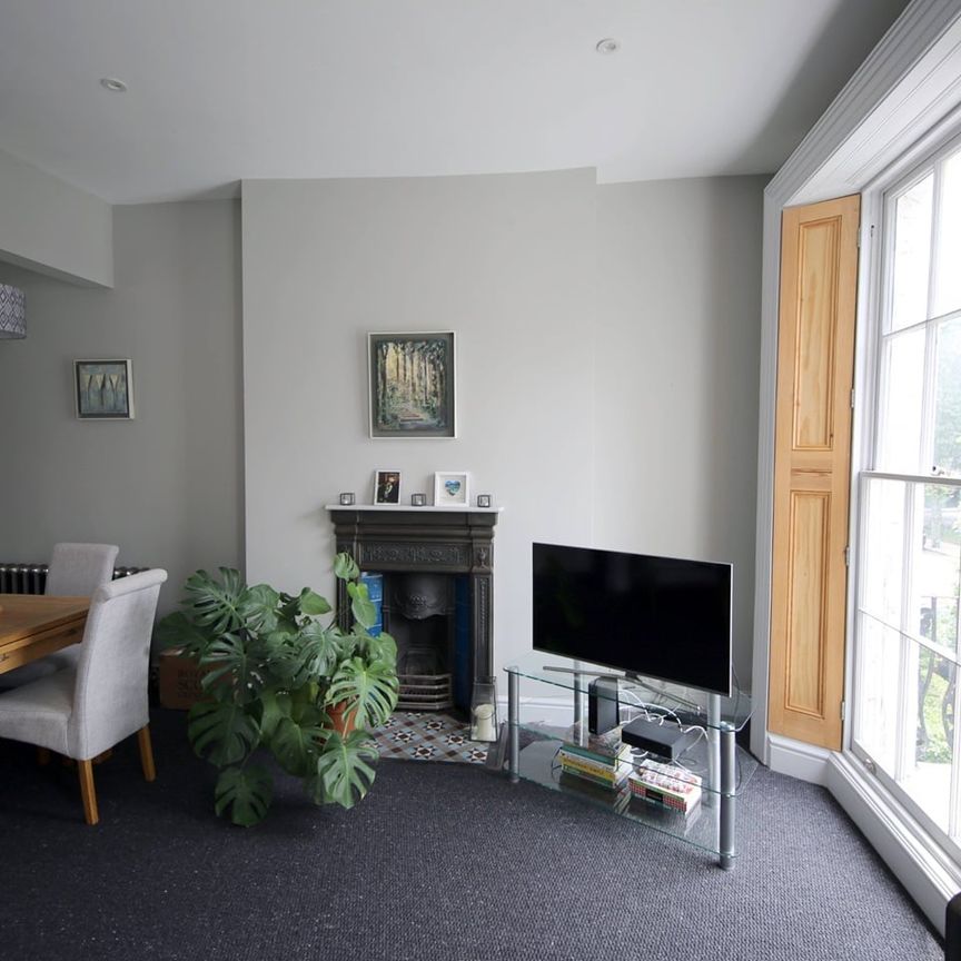 2 Bed End Terrace, Albert Street, NW1 - Photo 1