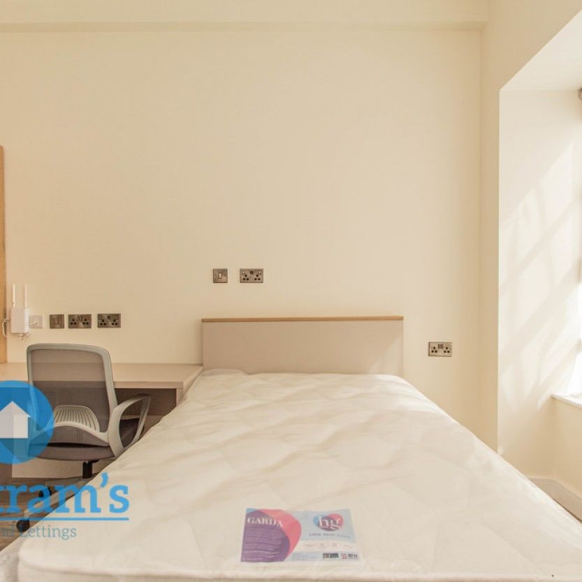 1 bed Apartment for Rent - Photo 1