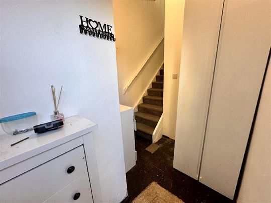 Bilton Road, Greenford - Photo 1