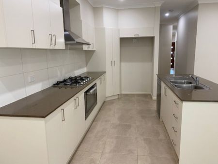 Modern 4 Bedroom Duplex&excl;&excl; - Photo 5