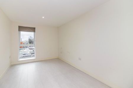 3 bedroom flat to rent - Photo 5