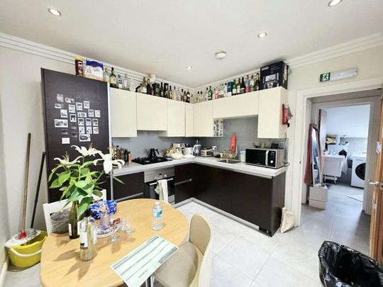 4 bedroom terraced house to rent - Photo 1