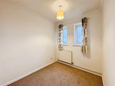 2 bedroom end of terrace house to rent - Photo 2