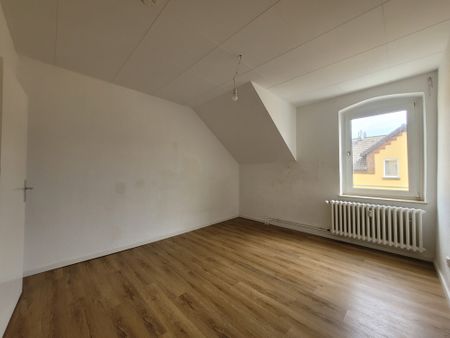 Gemütliches renoviertes Dachgeschoss… 2 Zimmer, Küche, Bad - Foto 4