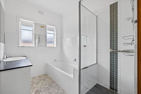 46 Leonard Avenue, Glenroy VIC 3046 - House For Rent | Domain - Photo 3