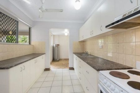 Welcome to Your Next Home - Photo 3