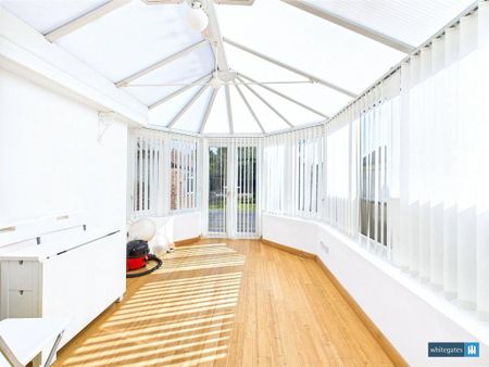 5 bedroom semi-detached house to rent - Photo 3