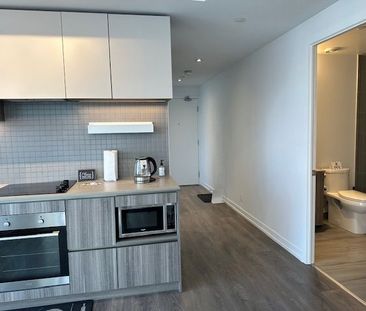 For Lease - 898 Portage Master Bedrm Parkway Unit# 4002, Vaughan, O... - Photo 6