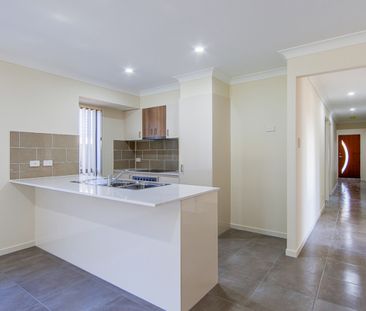 4 Bedroom Home In Highlands Estate! - Photo 2