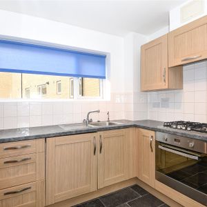 Thorney House, Reading Thorney House, Reading - Photo 3