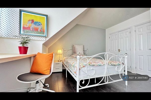 1 bedroom in a house share to rent - Photo 1