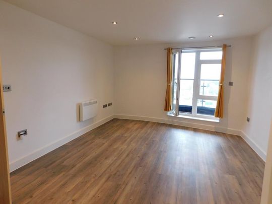1 bedroom flat to rent - Photo 1